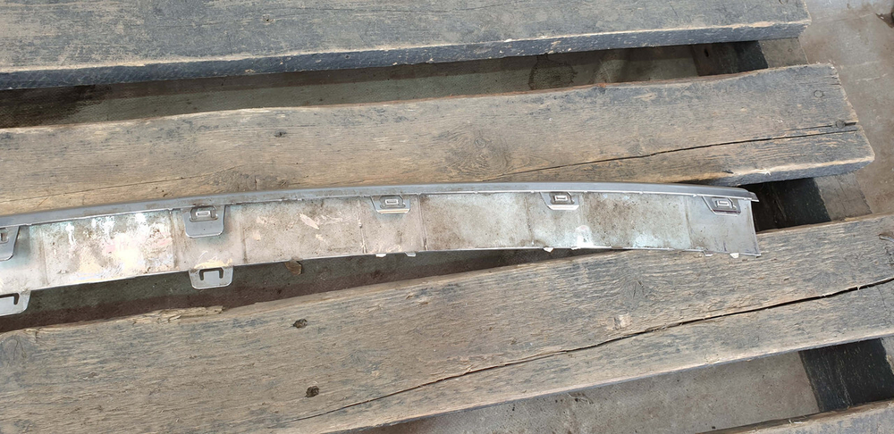 Накладка переднего бампера Mercedes C (W205) 18-21 Б/У Оригинал A2058858802