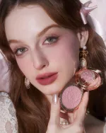 Румяна для лица Flower Knows Strawberry Rococo Series Embossed Blush - 03 Classic Ballet