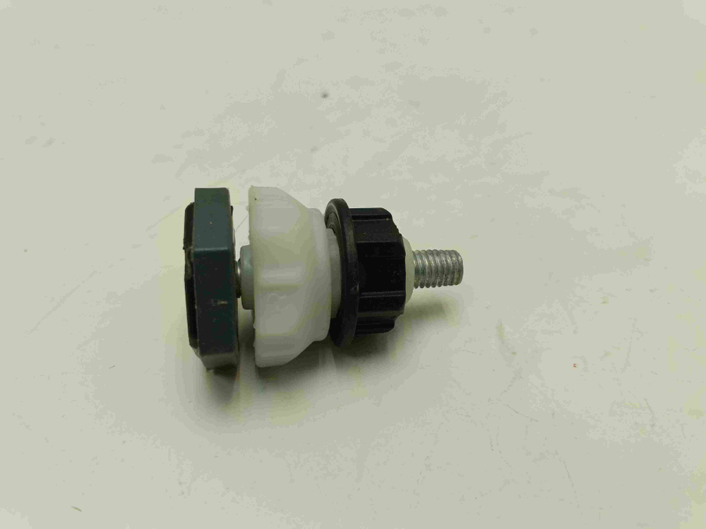 LS60840L кт224 Ножка для стиральной машины AEG LS60840L б/у