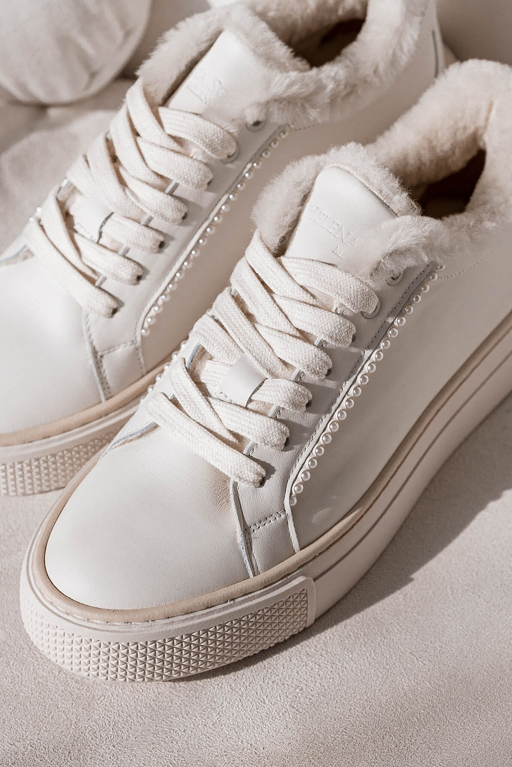 Короткие зимние кеды из натуральной кожи SIENA white