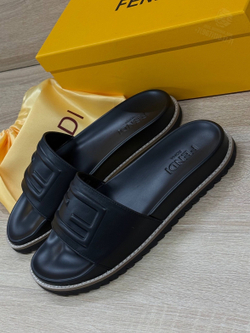 Шлепанцы/Тапочки Fendi