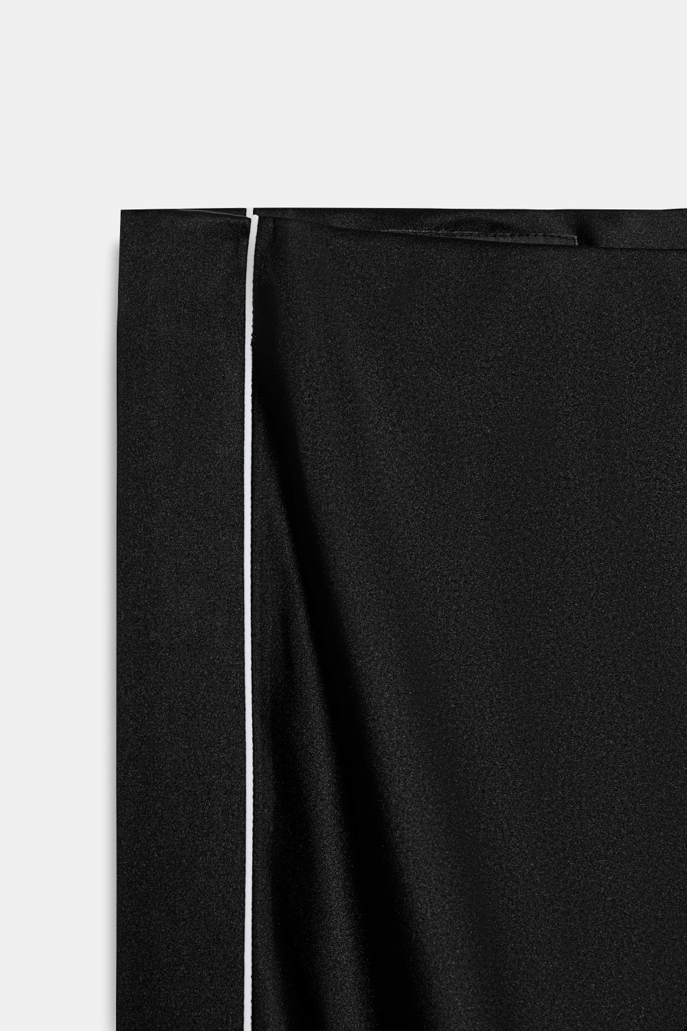 АТЛАСНАЯ ЮБКА МИДИ С КОНТРАСТНОЙ ОТДЕЛКОЙ — ZARA
