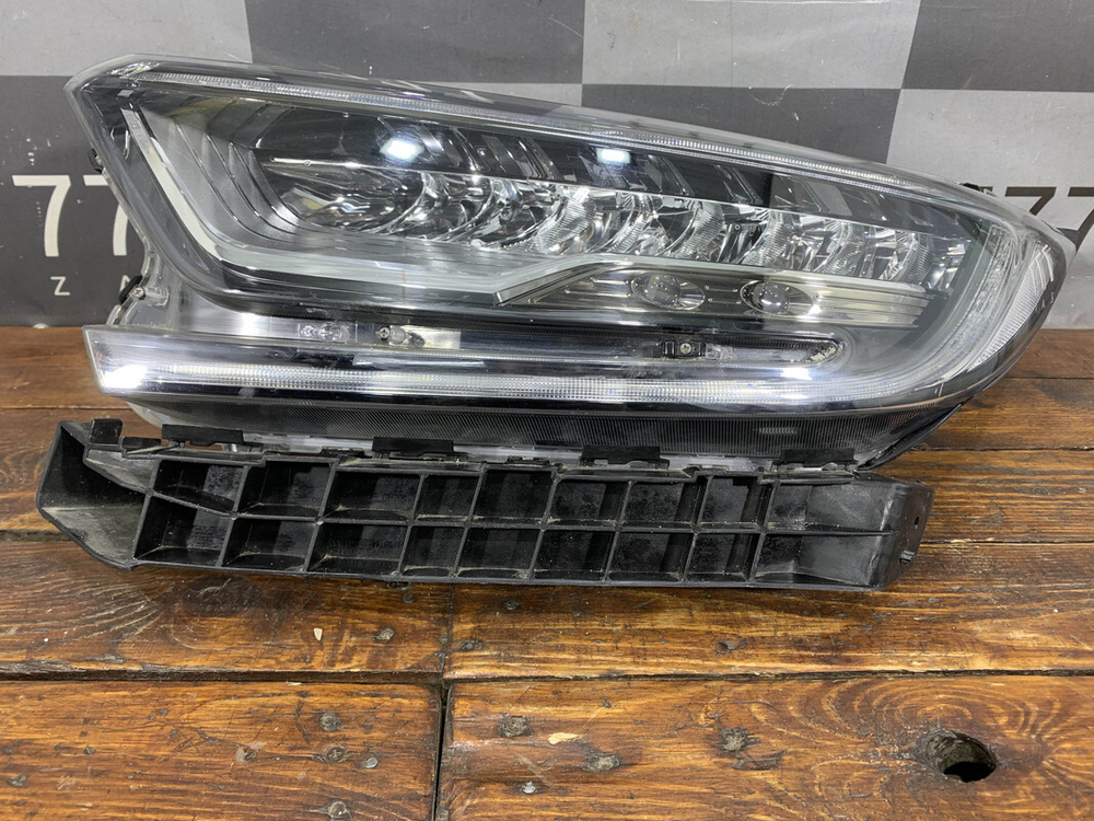 Фара левая LED Honda CR-V 5 (RW) 16-нв Б/У Оригинал 33150TLAG11