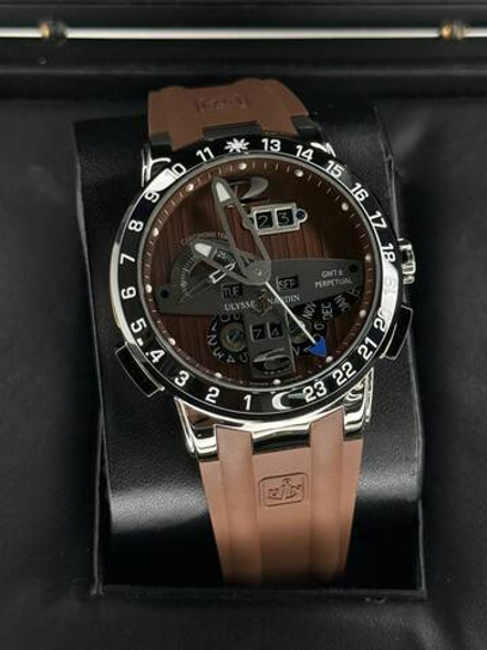 Часы Ulysse Nardin Executive El Toro GMT Perpetual