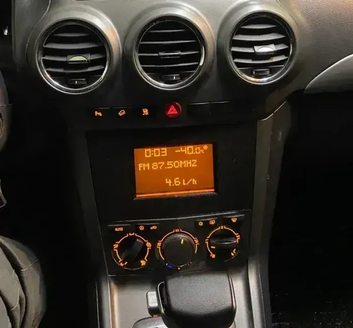 Магнитола для Opel Antara 2006-2015 (перенос БК вниз, серая) - Teyes CC3-2K монитор 13", QLED+2K, Android 10, Быстрая, 4G SIM-слот, CarPlay