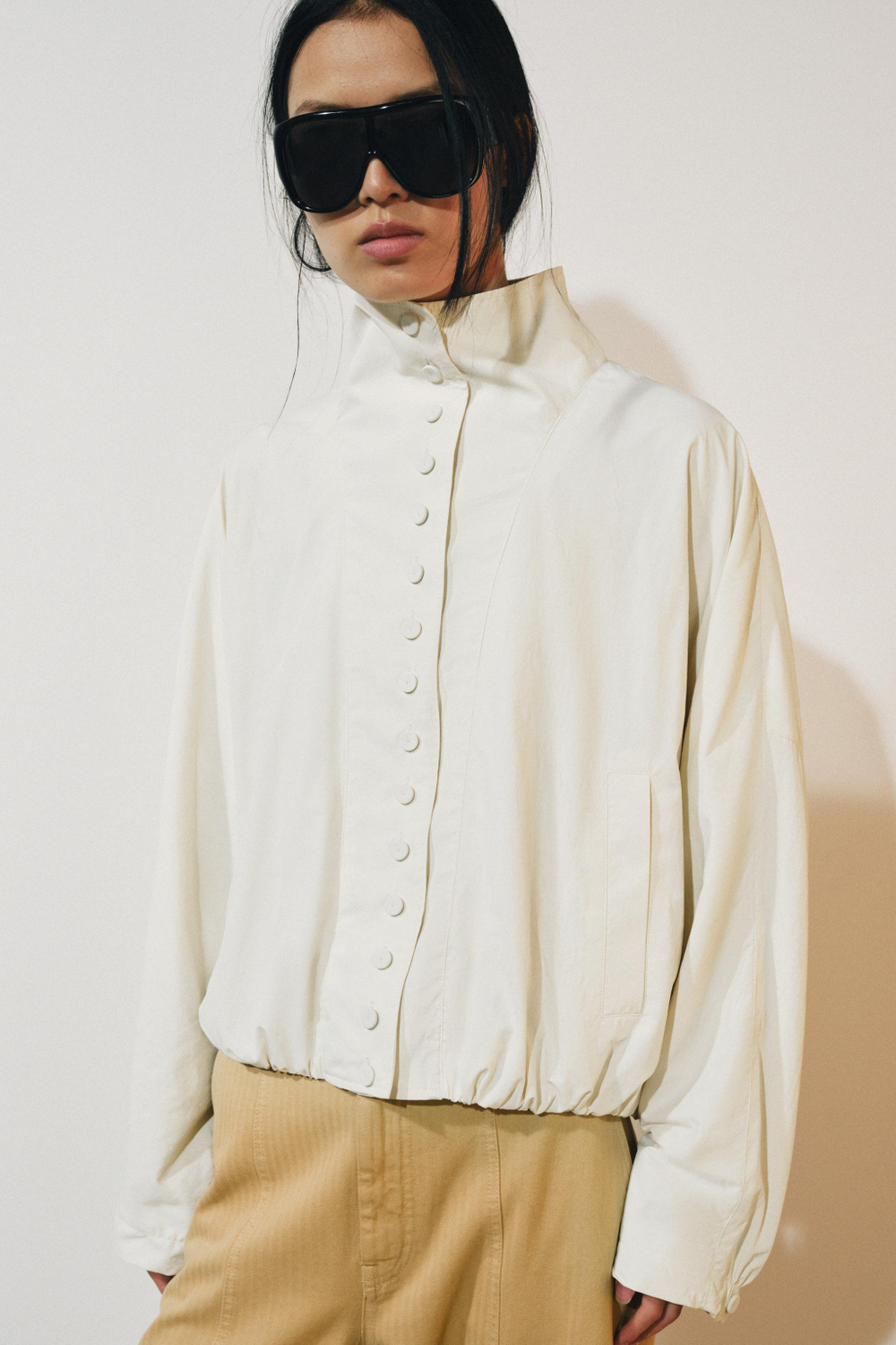 ZARA НЕЙЛОНОВАЯ КУРТКА — ZW COLLECTION, ЭКРЮ