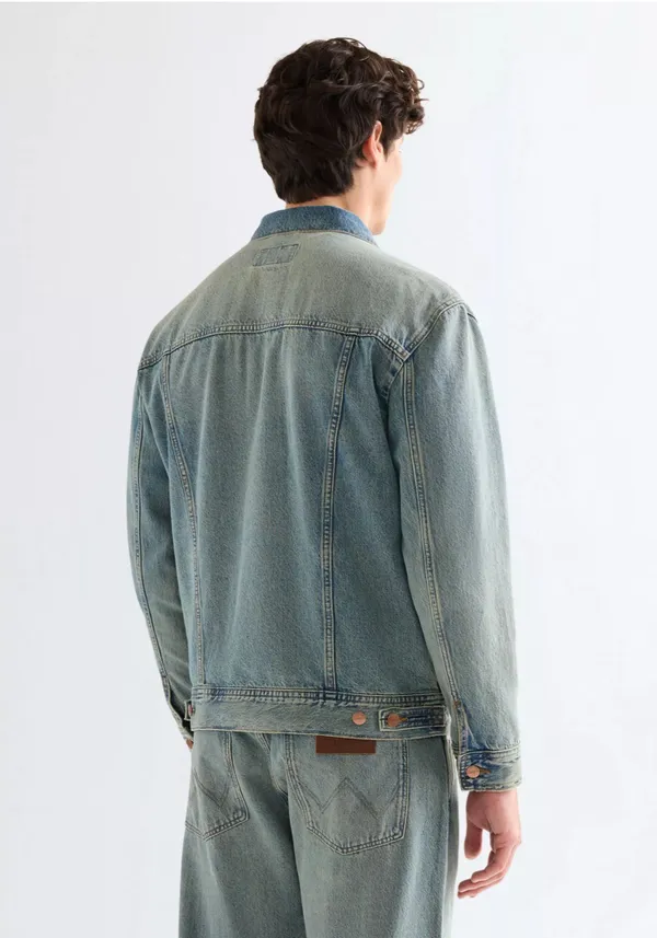 Куртка джинсовая мужская WRANGLER ANTI FIT JACKET CANYON SHADE