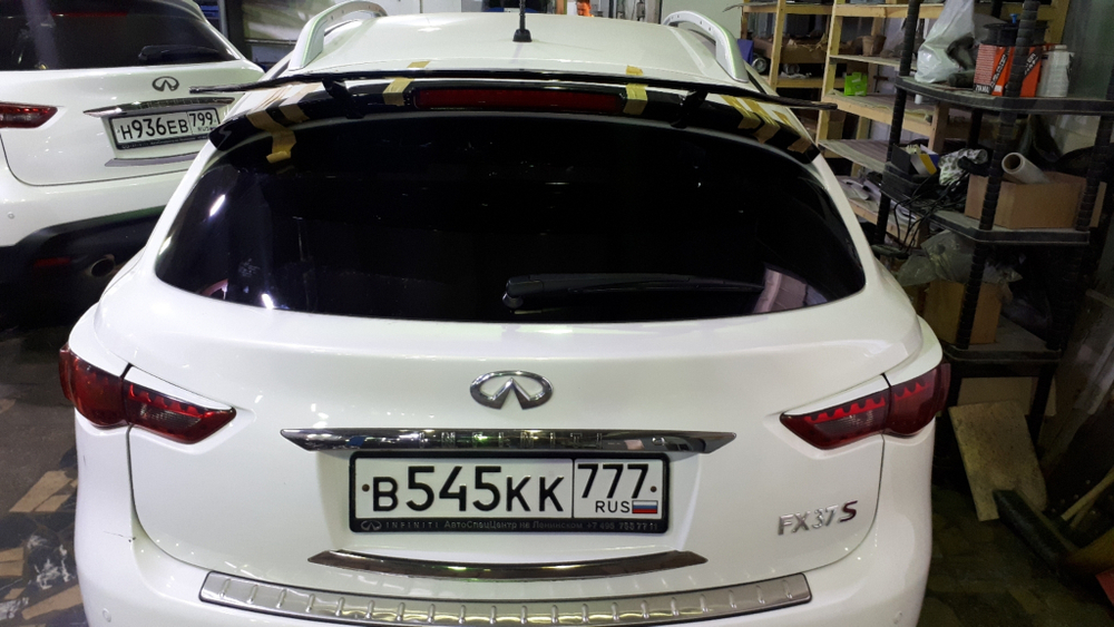 Накладка на бампер стальная Infiniti Qx70 S51