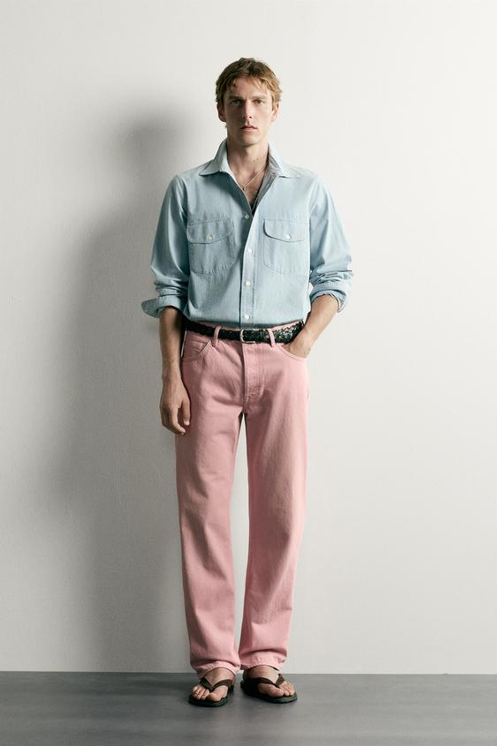 ZARA ДЖИНСЫ ПРЯМОГО КРОЯ, БЛЕДНО-РОЗОВЫЙ