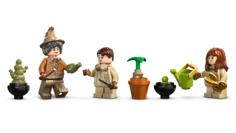 Конструктор LEGO Harry Potter 76445 Замок Хогвартс: Урок гербологии