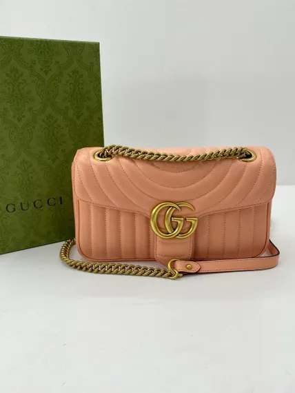 Сумка через плечо Gucci GG Marmont с матовой отделкой персиковый