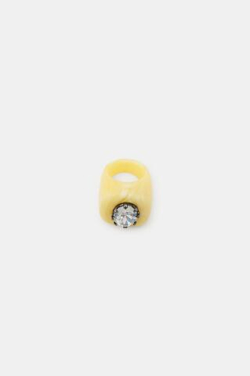 ZARA КОЛЬЦО ИЗ СМОЛЫ С ДЕКОРОМ, ЖЕЛТЫЙ
