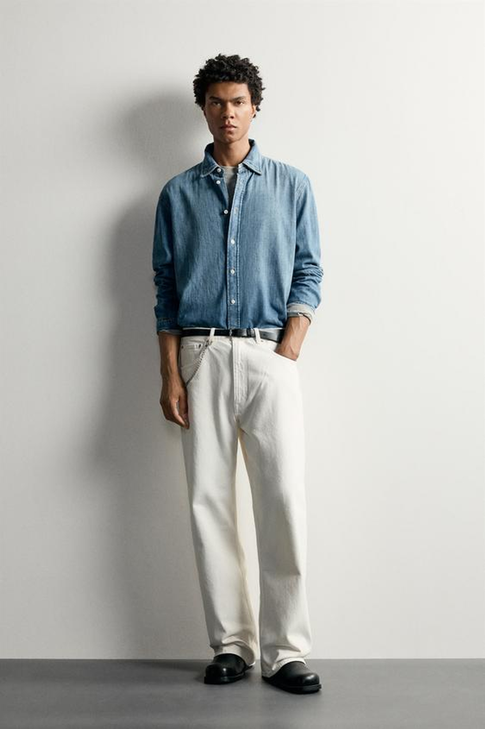 ZARA ДЖИНСЫ LOOSE FIT, ЖЕЛТОВАТО-БЕЛЫЙ