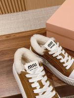Женские кроссовки Miu Miu в коричневом цвете с мехом