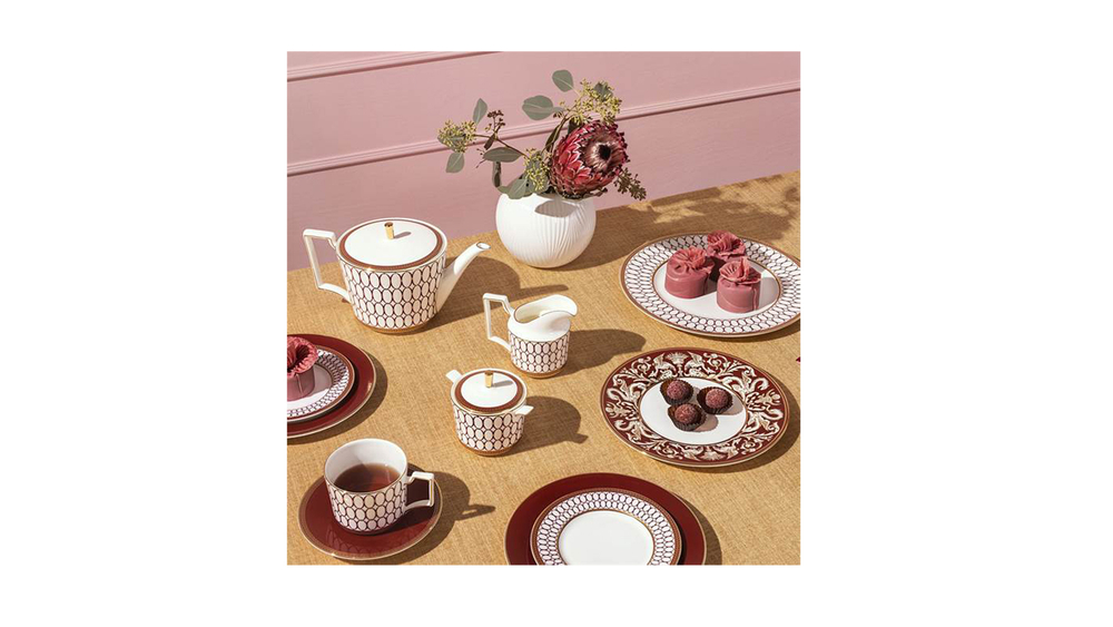 Тарелка десертная 18см Wedgwood Ренессанс красная