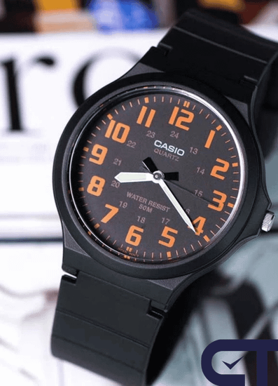 Casio MW-240-4B — мужские наручные часы