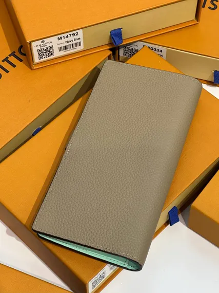 Кошелек Louis Vuitton Lv Vertical