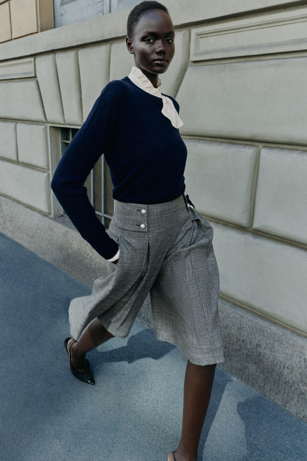 ДЛИННЫЕ ШОРТЫ С ЖЕМЧУЖНЫМИ ПУГОВИЦАМИ — ZARA