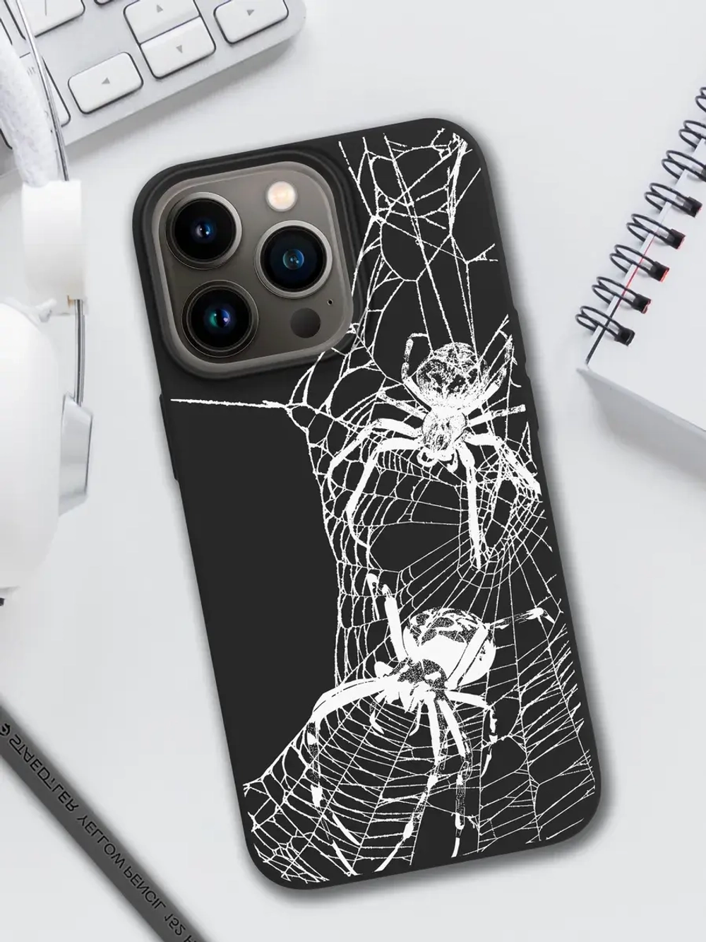 Чехол на iPhone 15 Pro с принтом