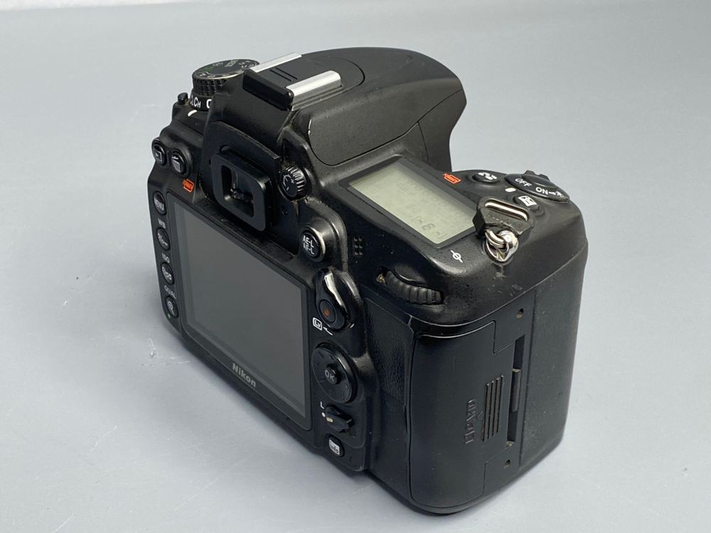 Nikon D7000 Body — 30 100 кадров