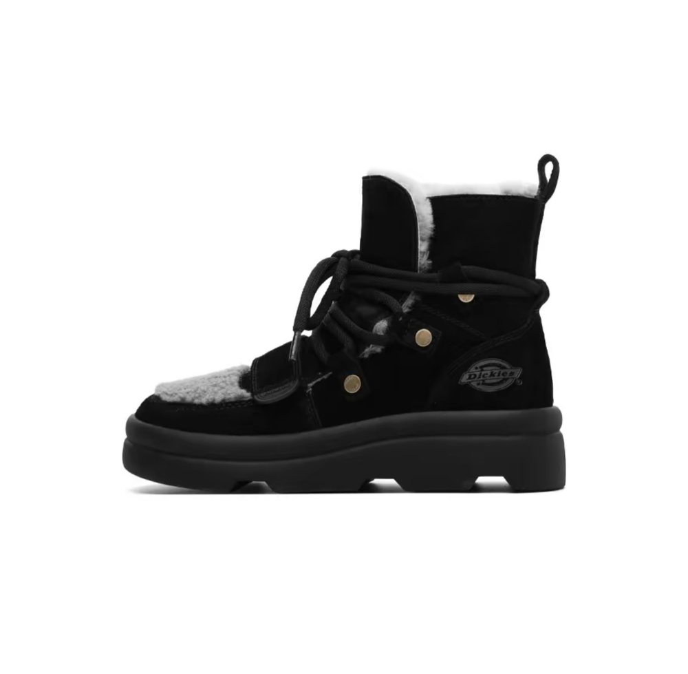 alt="Dickies Black Moon 234W50LXS09B лимитированная арт-серия вид сбоку на белом фоне"