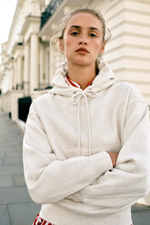 БАЗОВАЯ ТОЛСТОВКА С КАПЮШОНОМ — ZARA