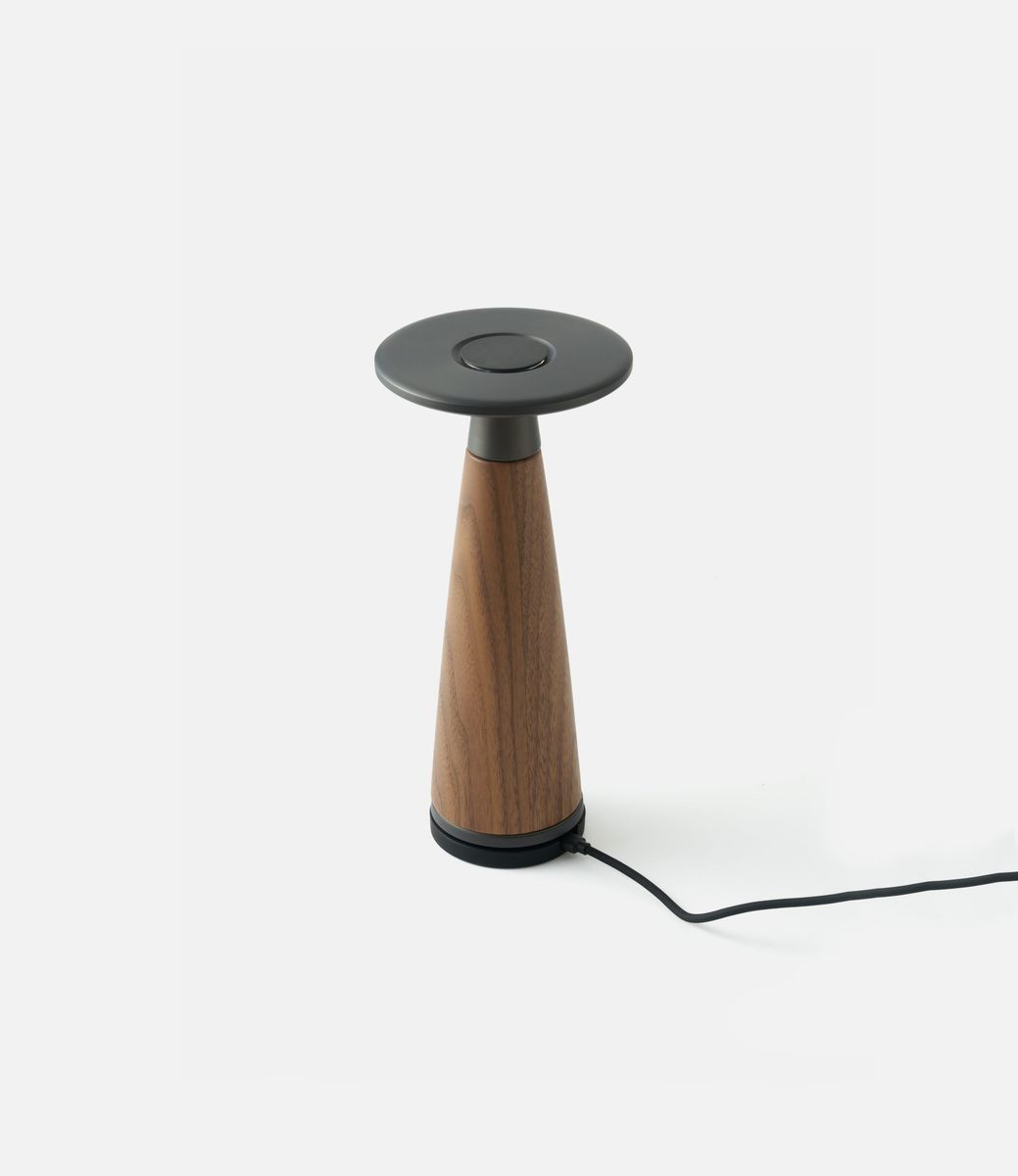 Ambientec Vosco Walnut M — лампа из дерева