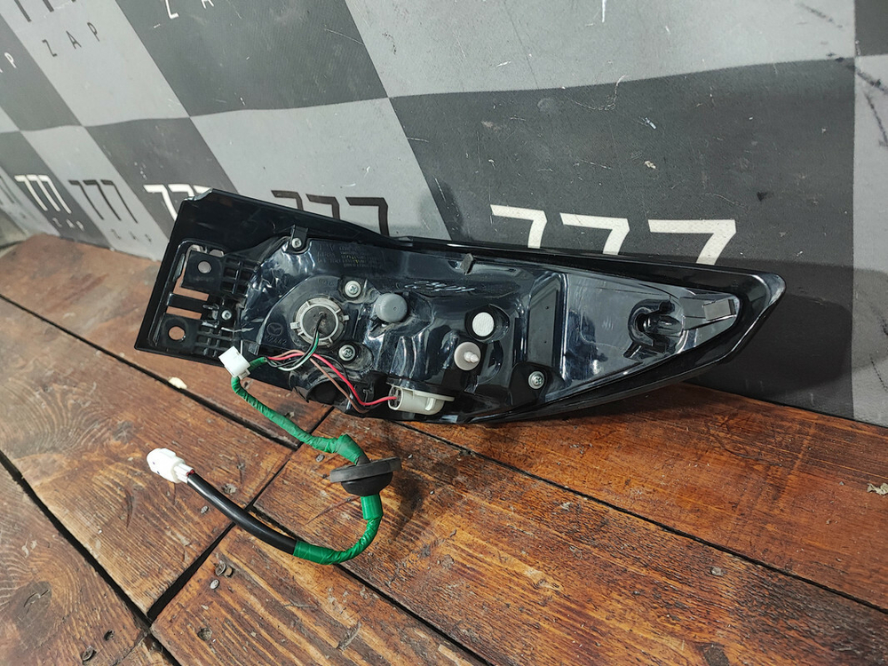 Фонарь задний левый Mazda CX-5 2 (KF) 17-21 Б/У Оригинал K12351160H