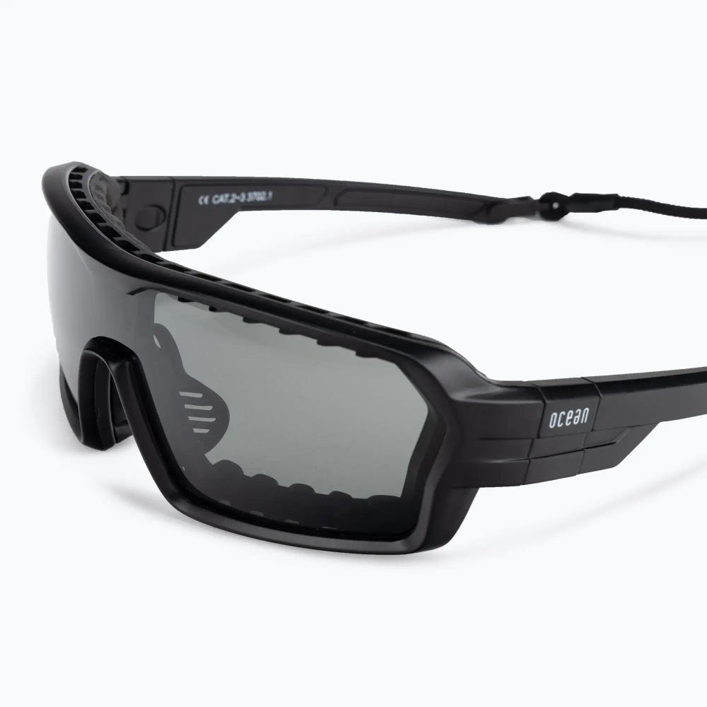 Спортивные очки OCEAN Chameleon Matt Black / Grey Polarized lenses