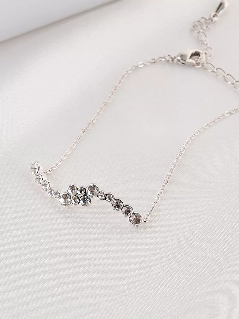 Браслет Млечный путь с белыми кристаллами Swarovski в родии