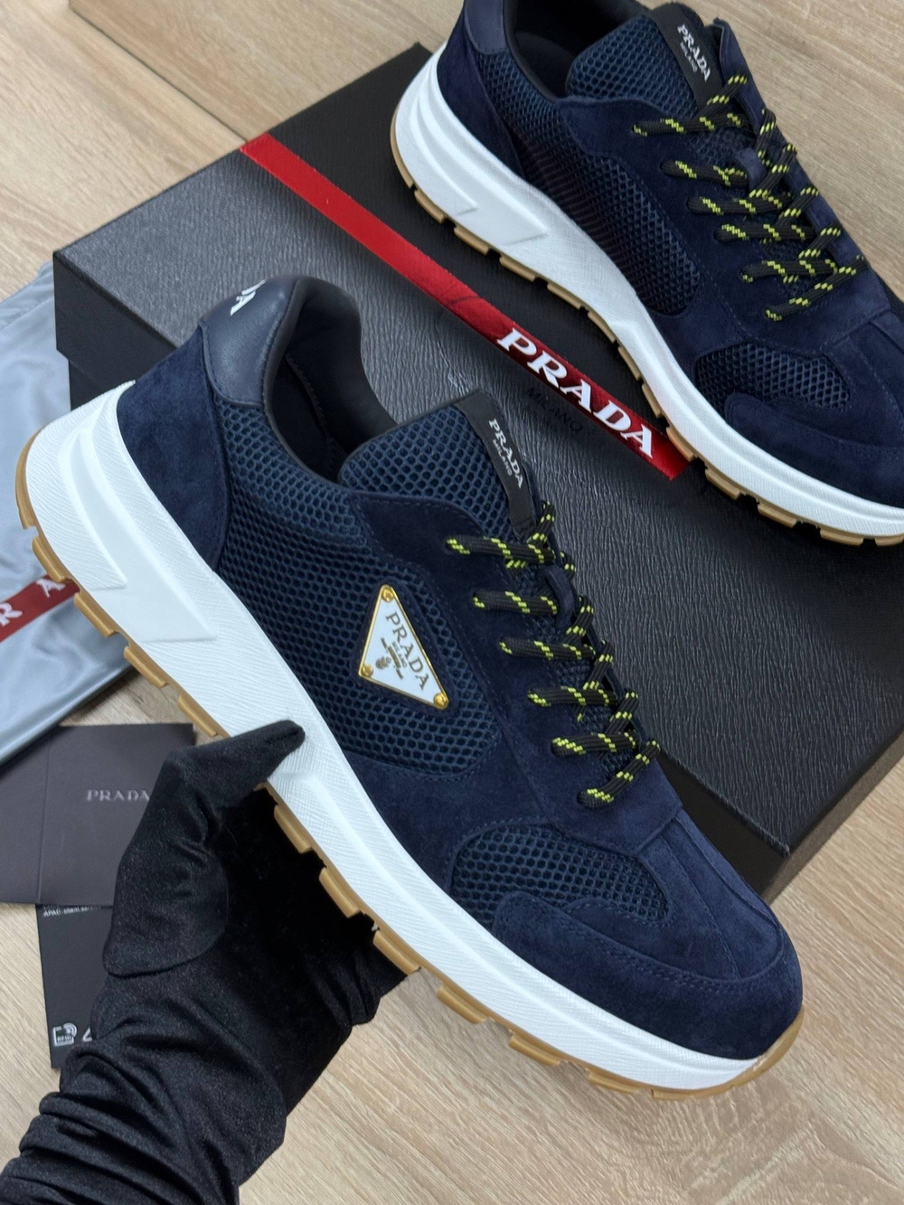 Кроссовки Prada