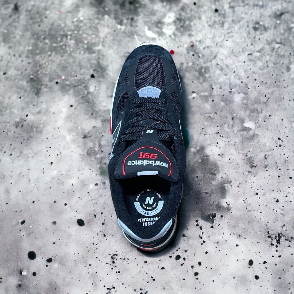 New Balance 991 • Black Red
