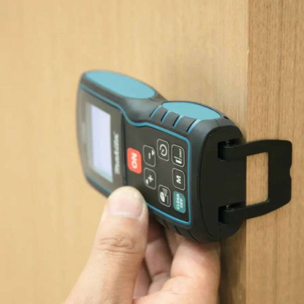 Лазерный дальномер Makita LD080PI