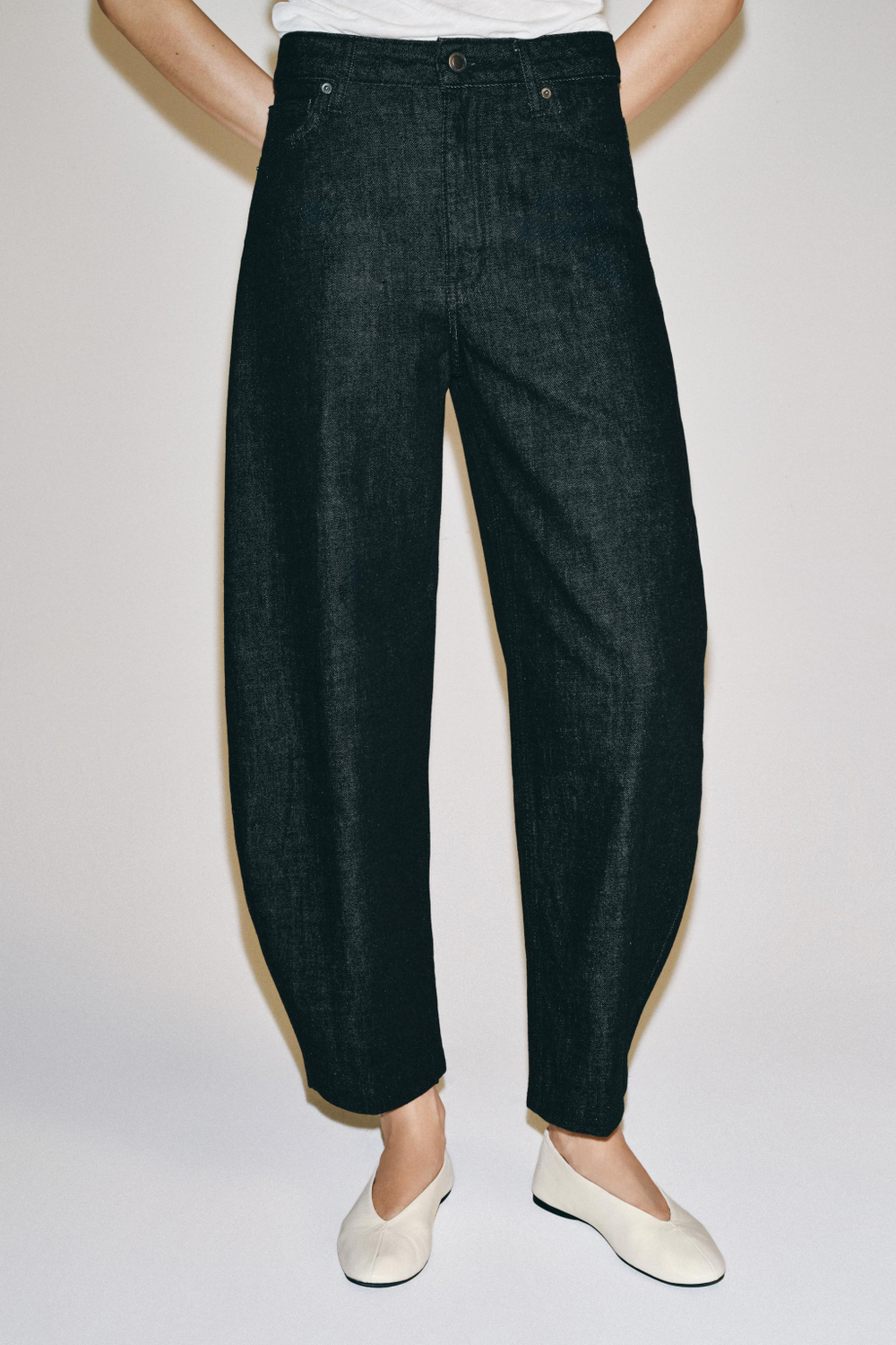 ДЖИНСЫ TAPERED С ВЫСОКОЙ ПОСАДКОЙ — ZW COLLECTION — ZARA