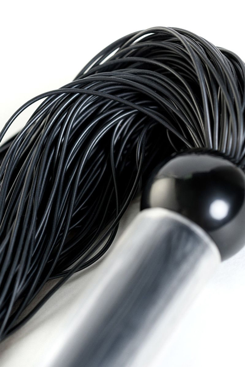 Черный мини-флоггер 26см с резиновыми хвостами ToyFa Theatre Silicone Mini Flogger 700005