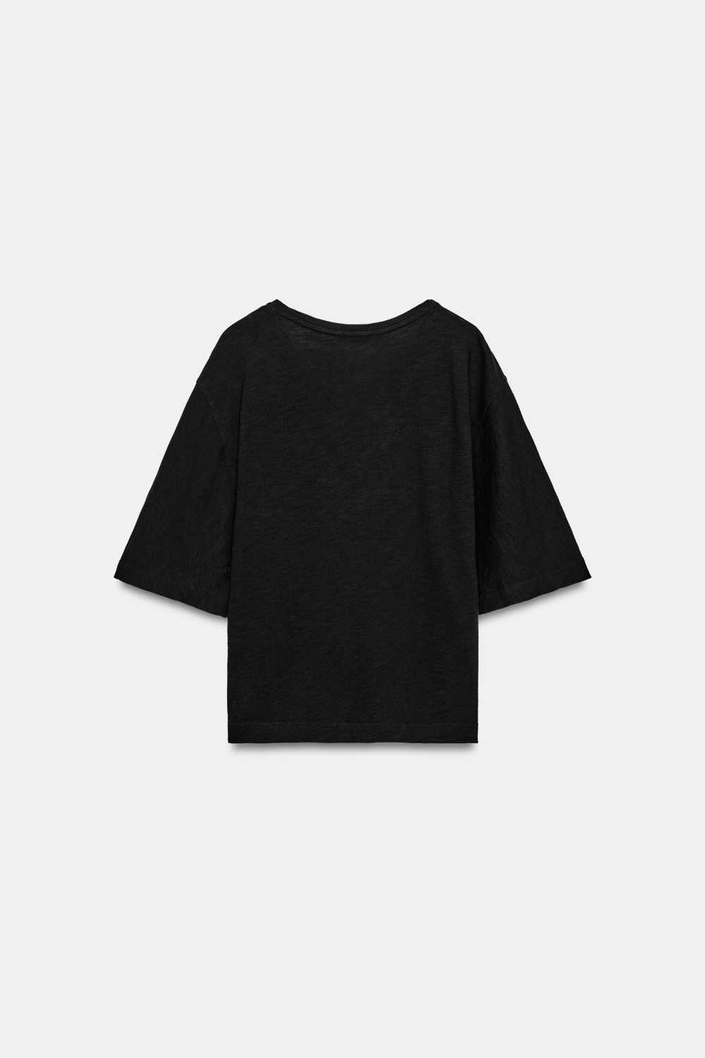 ФУТБОЛКА С V-ОБРАЗНЫМ ВЫРЕЗОМ — ZARA