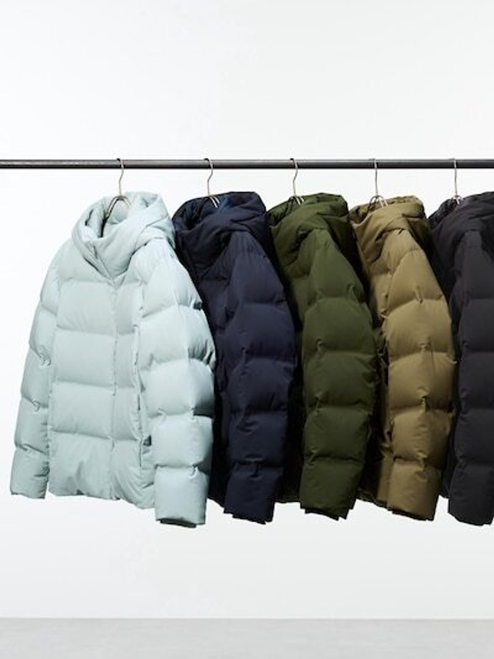 UNIQLO Бесшовная пуховая парка, черный