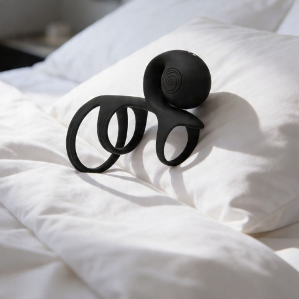 Эрекционное кольцо со стимуляцией для пар SVibe Snail JOVI Arc, черное