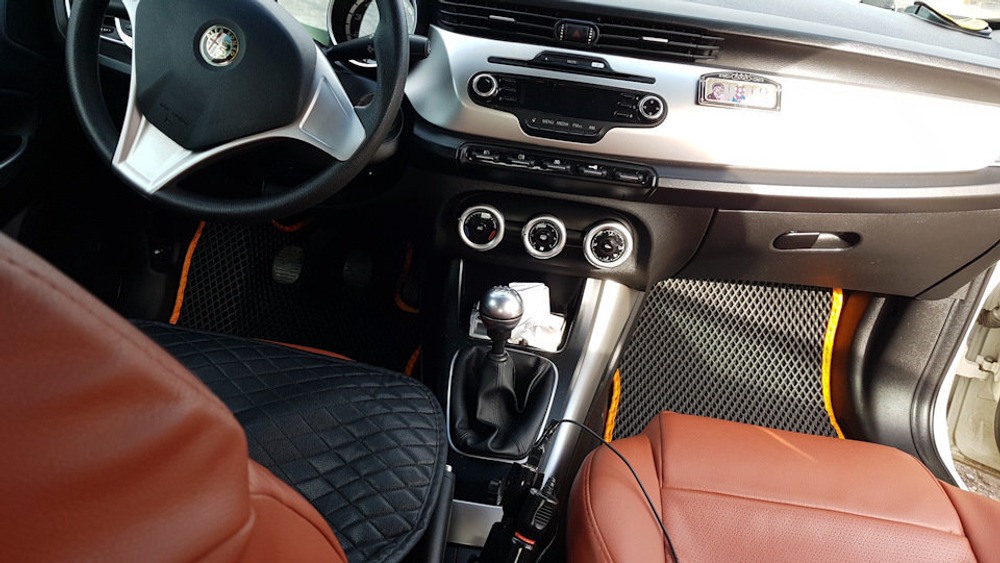 Автоковрики для Alfa Romeo Gulietta  (2010 -->)