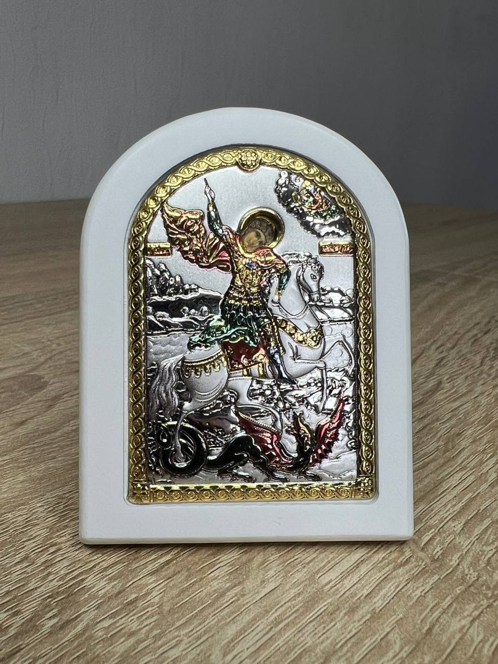 Георгий Победоносец, икона арочная, белое дерево, эмаль 86х112