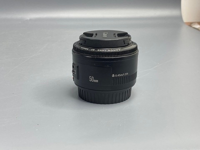 Canon EF 50mm f/1.8 II