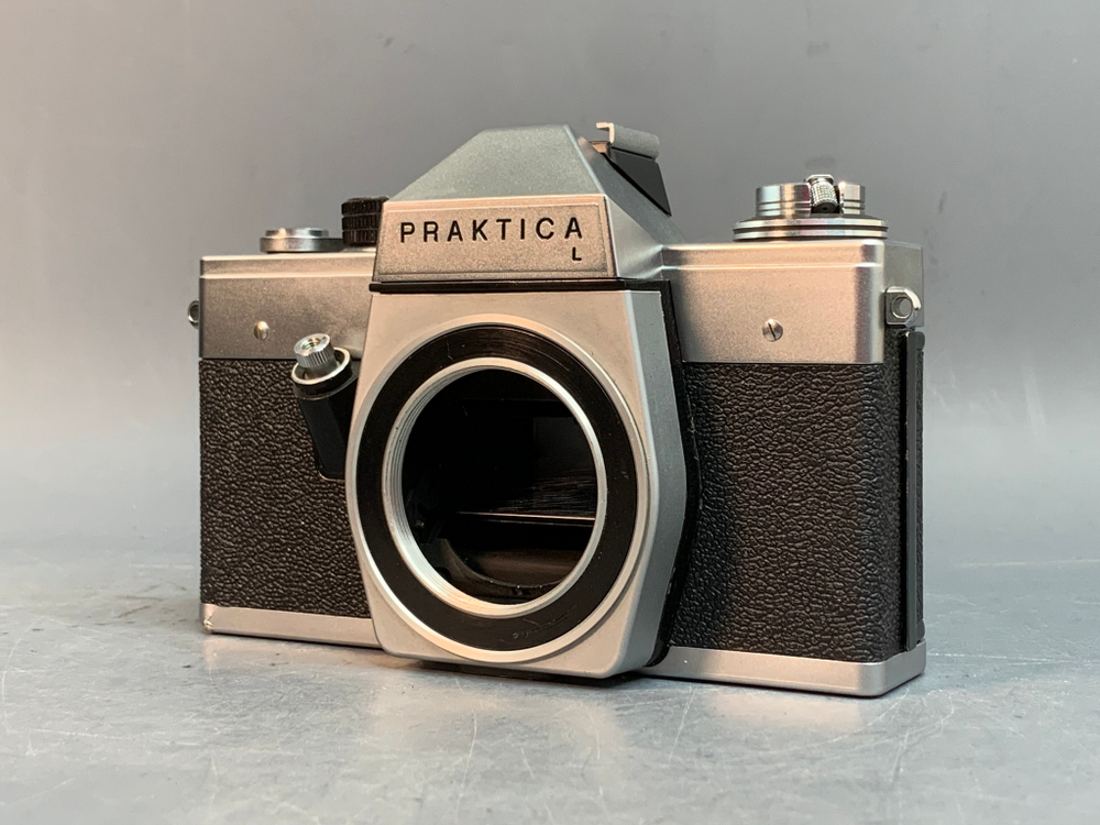 Praktica L