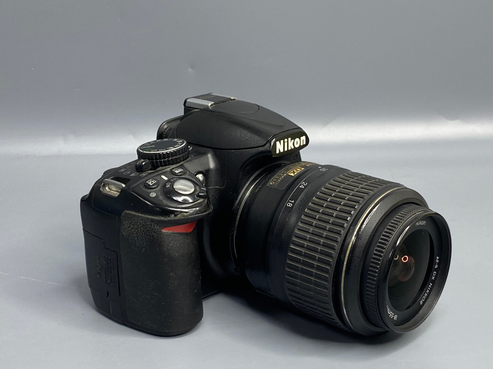 Nikon D3100 Kit 18–55mm — 123 500 кадров