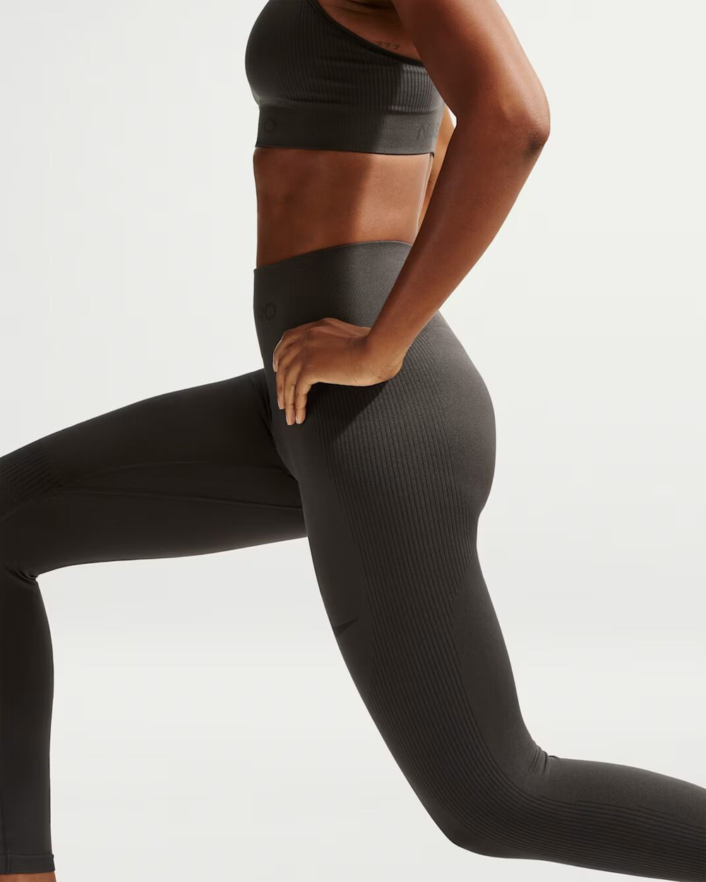 Nike Pro Seamless Женские леггинсы с высокой талией и длиной выше щиколотки - NIKE