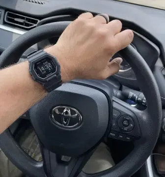 Наручные часы Casio GBX-100NS-1E