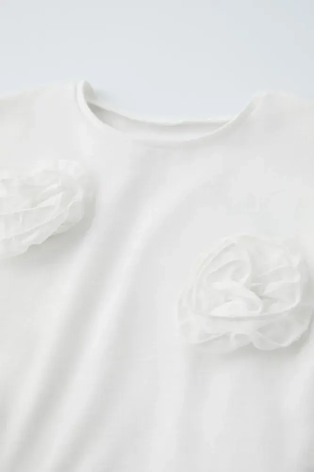 ZARA Футболка с аппликациями "розы"