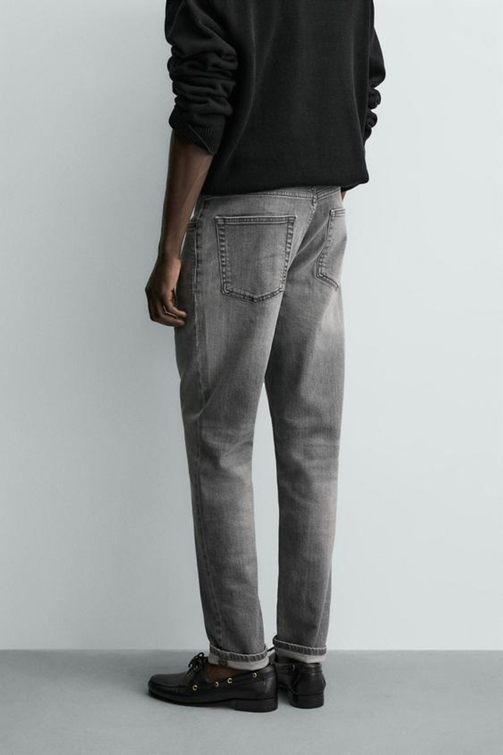 ZARA БАЗОВЫЕ ДЖИНСЫ SLIM FIT, СВЕТЛО-СЕРЫЙ