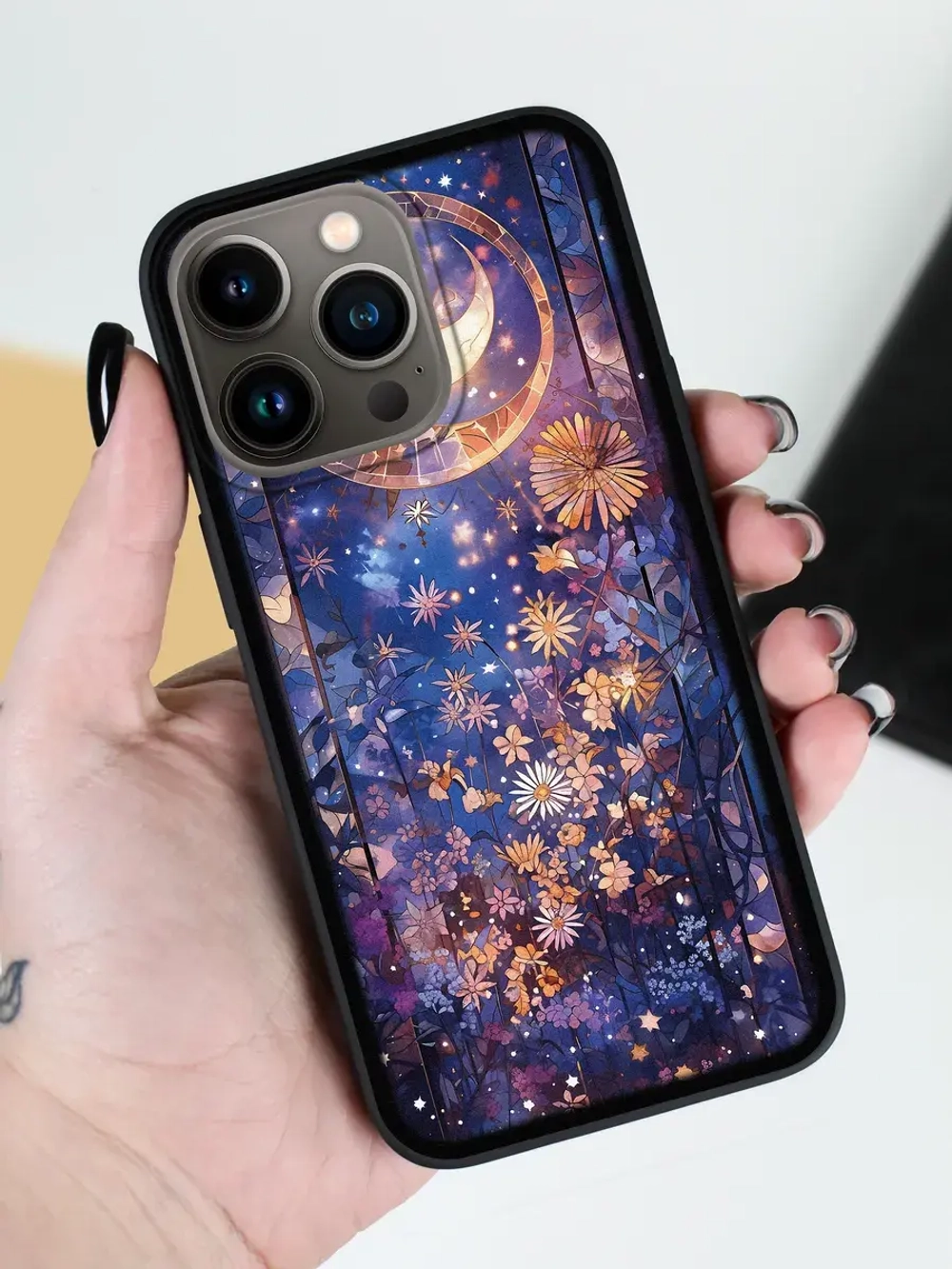 Чехол на iPhone 16 Pro