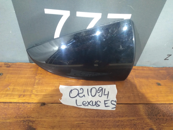 Накладка зеркала правого Lexus ES 7 UX LS 18-22