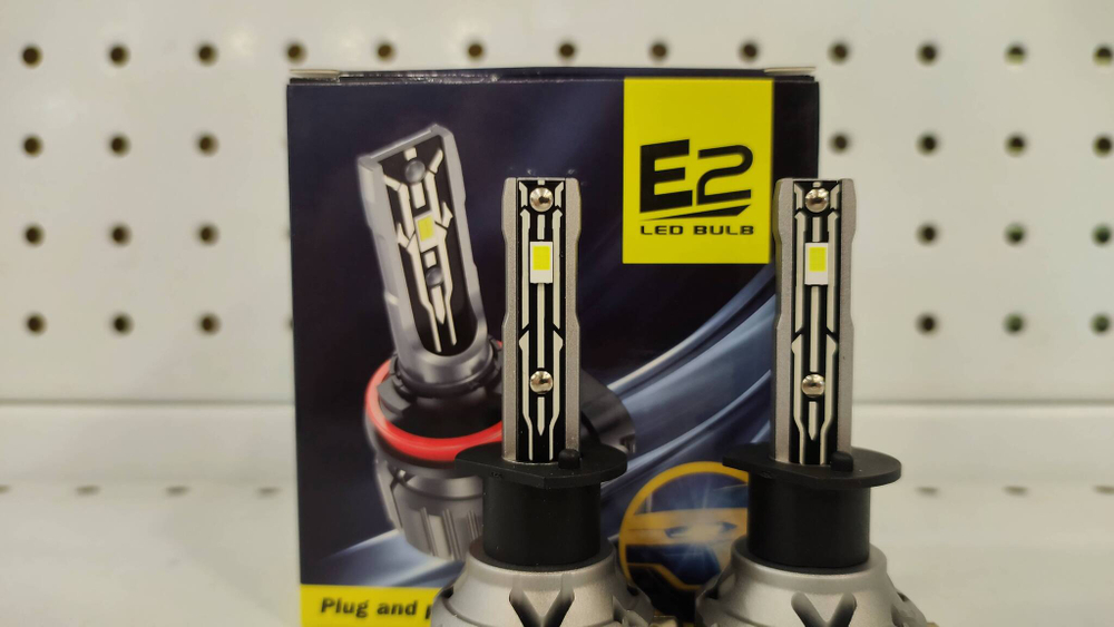 E2 - H1 / Комплект светодиодных ламп (H1) E2 LED BULB 6000K (2 шт./ комплект)